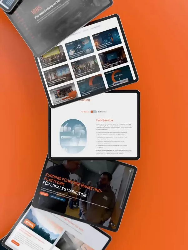 Mehrere Tablets auf orangefarbenem Hintergrund zeigen Marcapo-Webseiten mit Logos von Stihl und Heroes.